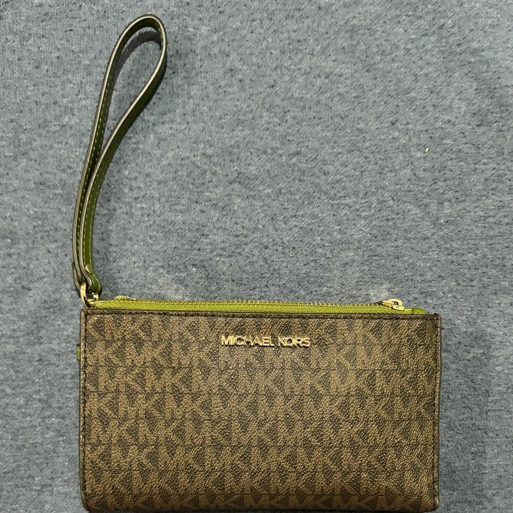 Authentic Michael Kors wristlet/wallet